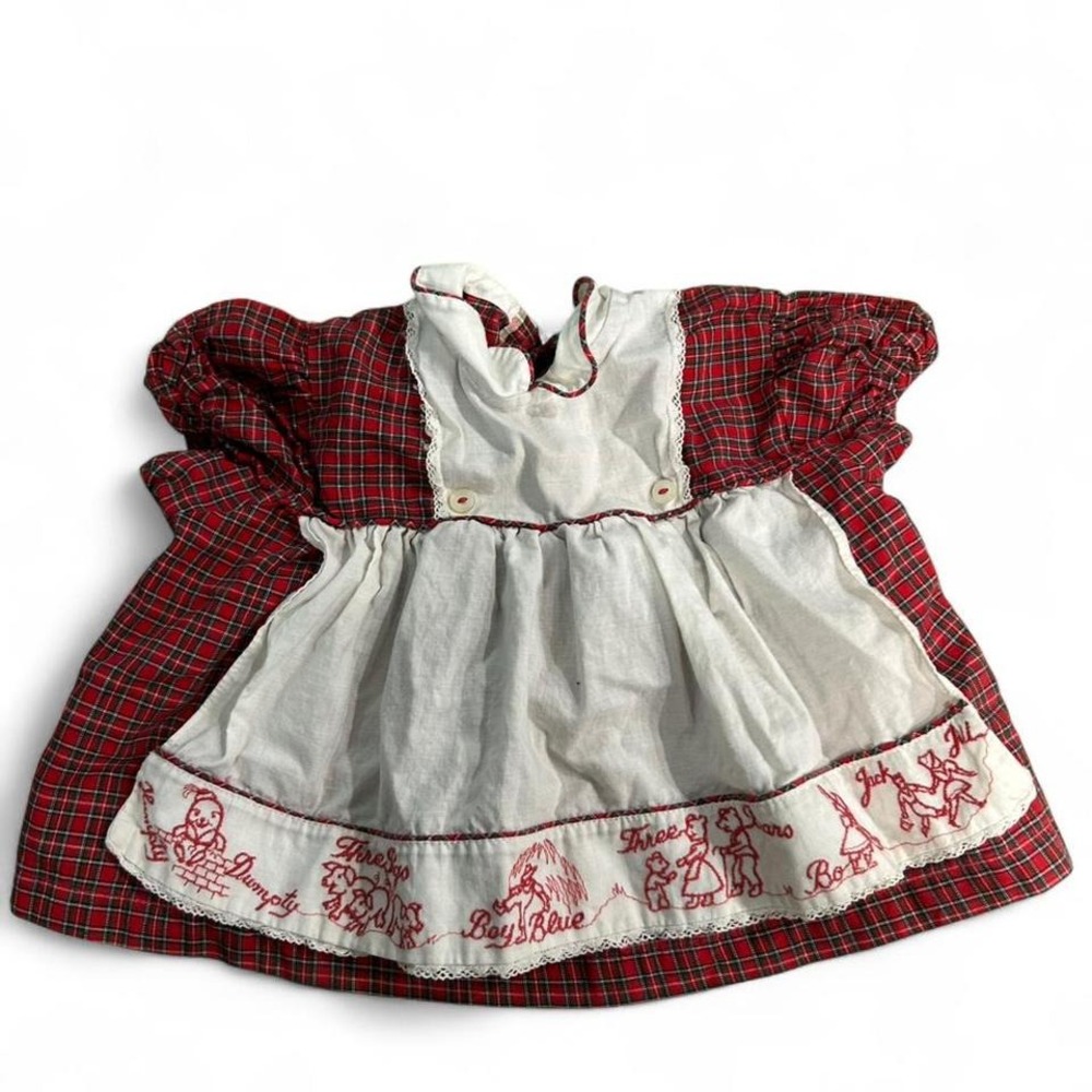 Adorable vintage 1950s red and white plaid dress with embroidered details‎